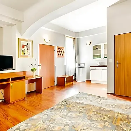 Apartment House Zizkov-2